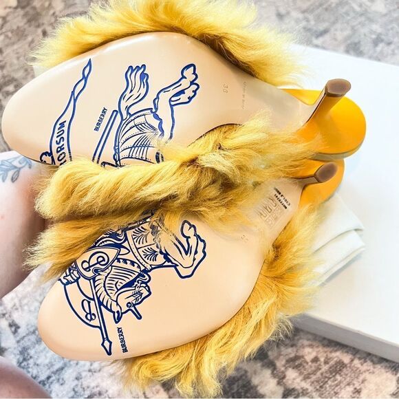 NWT Burberry Minnie Shearling Fur Slide Sandals Yellow 36 - Picture 8 of 11